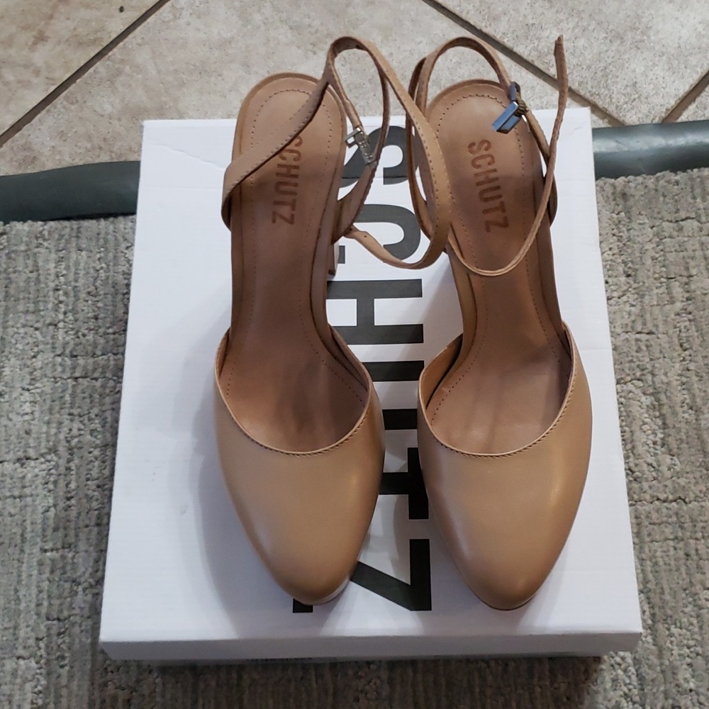 Schutz heels sz7.5 worn once true beige